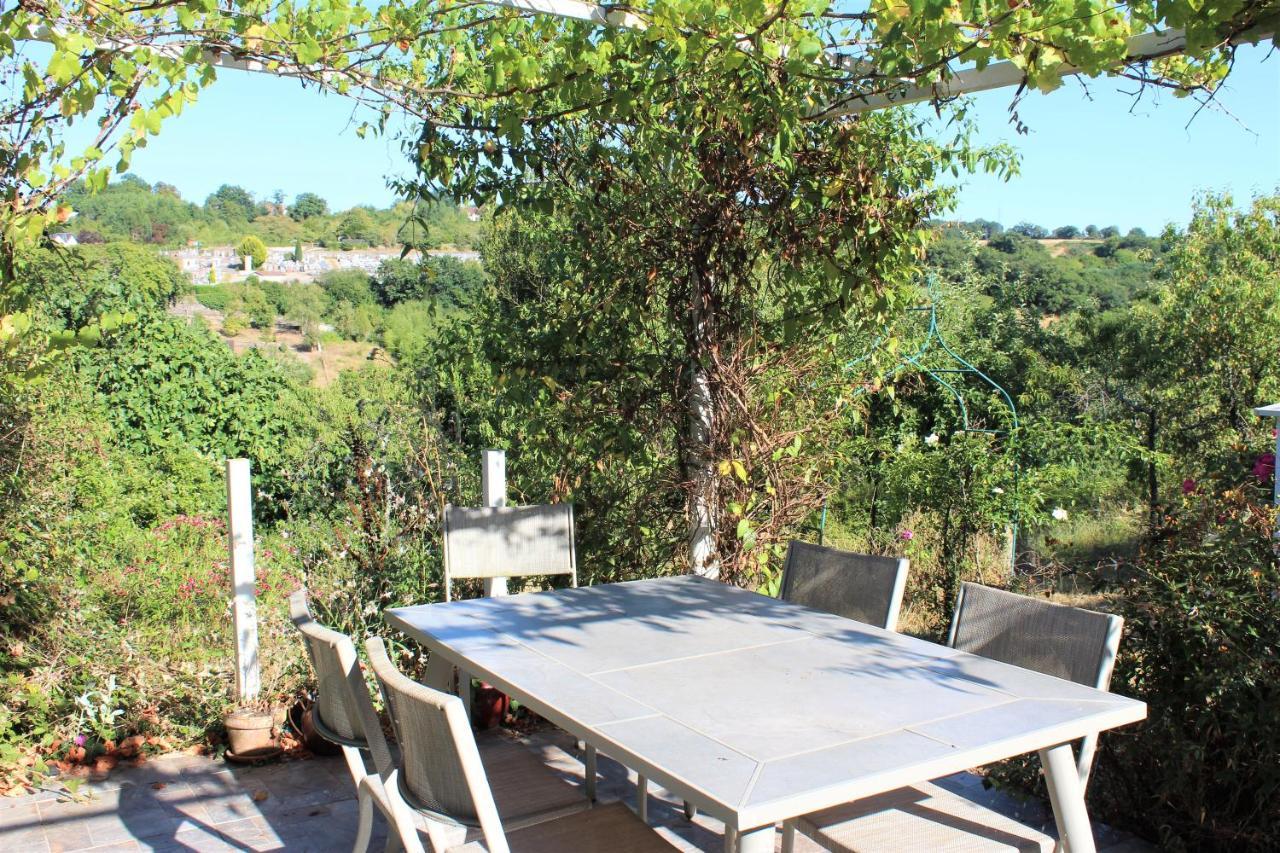 Villa Le Coin Caché Le Vigeant Esterno foto