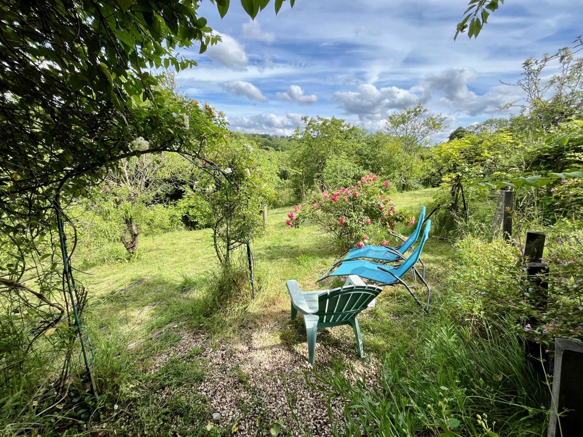 Villa Le Coin Caché Le Vigeant Esterno foto